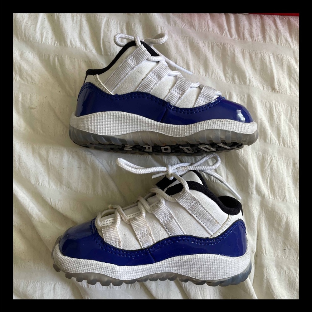Air Jordan 11 retro low TF concord